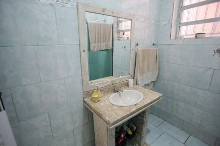 Casa de condomínio para alugar com 300m², 3 quartos e 2 vagasBanheiro Social