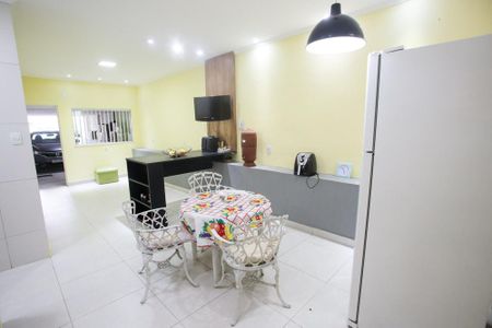 Casa de condomínio para alugar com 300m², 3 quartos e 2 vagasCozinha