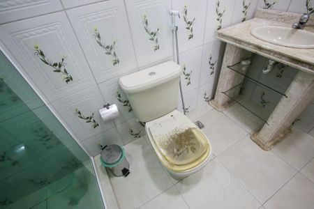 Casa de condomínio para alugar com 300m², 3 quartos e 2 vagasBanheiro da Suíte 2