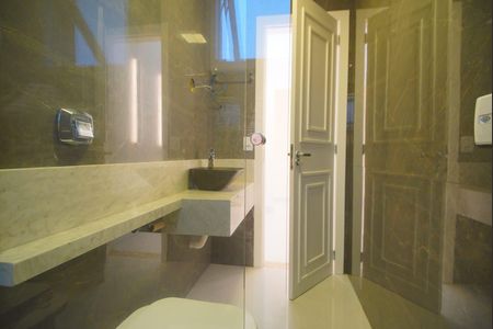 Apartamento para alugar com 200m², 3 quartos e 3 vagas Apartamento para alugar com 200m², 3 quartos e 3 vagasBanheiro da Suite 3