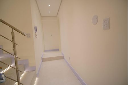 Escada de apartamento para alugar com 3 quartos, 200m² em Passo D’areia, Porto Alegre