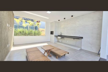 Casa de condomínio à venda com 242m², 4 quartos e 4 vagasChurrasqueira