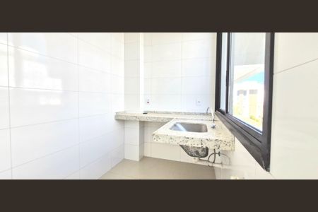 Casa de condomínio à venda com 242m², 4 quartos e 4 vagasLavanderia