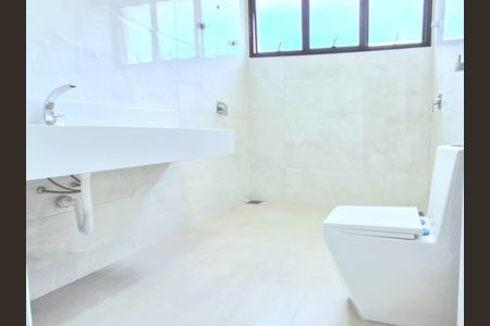 Casa de condomínio à venda com 242m², 4 quartos e 4 vagasBanheiro da Suíte 3