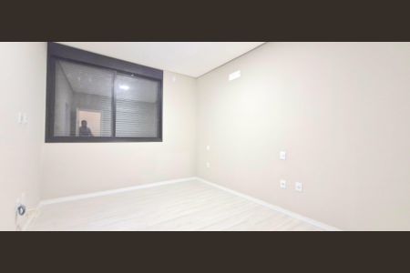 Casa de condomínio à venda com 242m², 4 quartos e 4 vagasQuarto 2