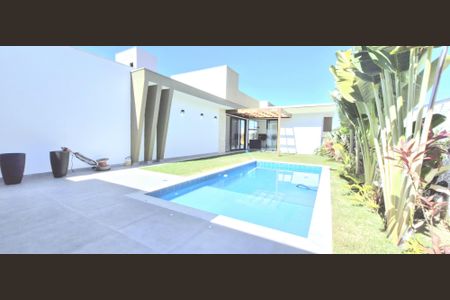 Casa de condomínio à venda com 242m², 4 quartos e 4 vagasPiscina