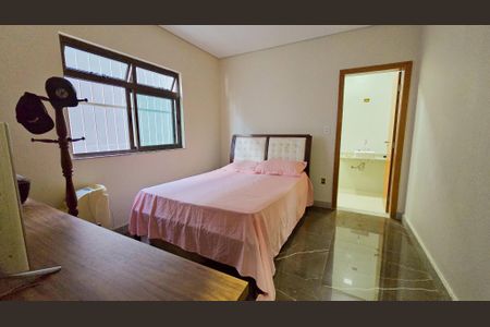 Casa à venda com 217m², 4 quartos e 3 vagas Casa à venda com 217m², 4 quartos e 3 vagasSuíte 2