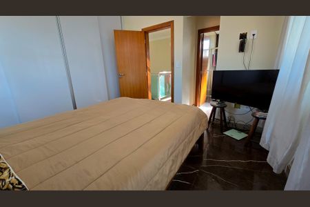 Casa à venda com 217m², 4 quartos e 3 vagas Casa à venda com 217m², 4 quartos e 3 vagasSuíte 1