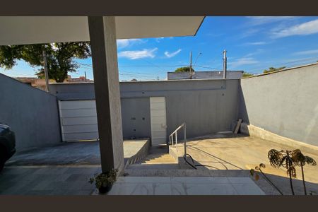 Casa à venda com 217m², 4 quartos e 3 vagas Casa à venda com 217m², 4 quartos e 3 vagasÁrea Externa