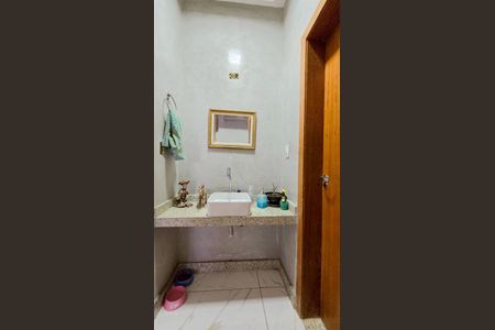 Casa à venda com 217m², 4 quartos e 3 vagas Casa à venda com 217m², 4 quartos e 3 vagasBanheiro da Suíte 2