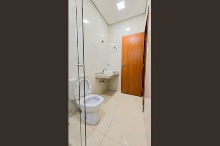 Casa à venda com 217m², 4 quartos e 3 vagas Casa à venda com 217m², 4 quartos e 3 vagasBanheiro da Suíte 1