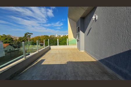 Casa à venda com 217m², 4 quartos e 3 vagas Casa à venda com 217m², 4 quartos e 3 vagasCobertura