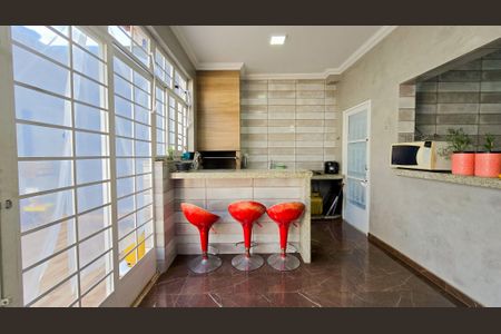 Casa à venda com 217m², 4 quartos e 3 vagas Casa à venda com 217m², 4 quartos e 3 vagasCozinha