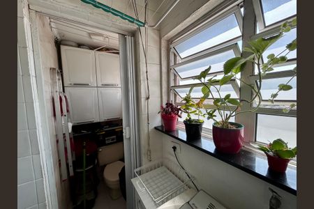 Apartamento à venda com 70m², 3 quartos e 1 vagaÁrea de Serviço