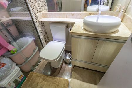 Apartamento à venda com 67m², 2 quartos e 1 vaga Apartamento à venda com 67m², 2 quartos e 1 vagaBanheiro da Suíte