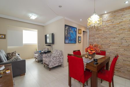 Sala de apartamento para alugar com 3 quartos, 55m² em Conjunto Promorar Raposo Tavares, São Paulo