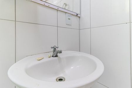 Banheiro de apartamento para alugar com 1 quarto, 42m² em República, São Paulo