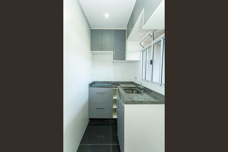 Cozinha de apartamento à venda com 3 quartos, 80m² em Parque Alto do Rio Bonito, São Paulo