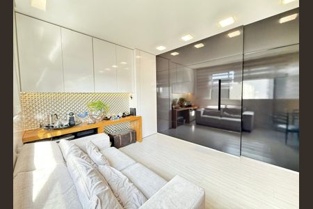 Sala de apartamento à venda com 2 quartos, 88m² em Santo Agostinho, Belo Horizonte