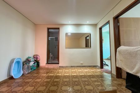 Casa à venda com 354m², 4 quartos e 4 vagas Casa à venda com 354m², 4 quartos e 4 vagasSala 2