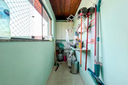 Casa à venda com 354m², 4 quartos e 4 vagas Casa à venda com 354m², 4 quartos e 4 vagasÁrea de Serviço