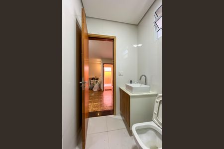 Casa à venda com 354m², 4 quartos e 4 vagas Casa à venda com 354m², 4 quartos e 4 vagasBanheiro 2