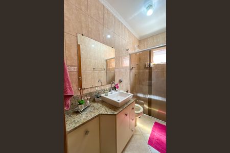 Casa à venda com 354m², 4 quartos e 4 vagas Casa à venda com 354m², 4 quartos e 4 vagasBanheiro 1