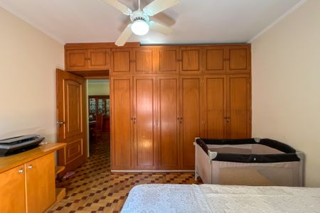 Casa à venda com 354m², 4 quartos e 4 vagas Casa à venda com 354m², 4 quartos e 4 vagasQuarto 2