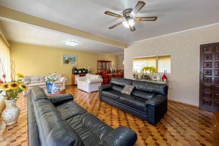 Casa à venda com 354m², 4 quartos e 4 vagas Casa à venda com 354m², 4 quartos e 4 vagasSala