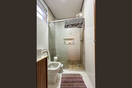 Casa à venda com 354m², 4 quartos e 4 vagas Casa à venda com 354m², 4 quartos e 4 vagasBanheiro 2