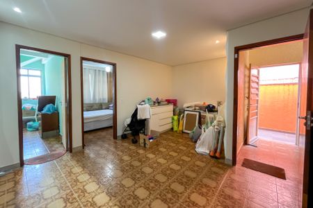 Casa à venda com 354m², 4 quartos e 4 vagas Casa à venda com 354m², 4 quartos e 4 vagasSala 2