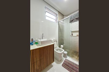 Casa à venda com 354m², 4 quartos e 4 vagas Casa à venda com 354m², 4 quartos e 4 vagasBanheiro 2