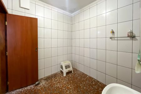 Casa à venda com 354m², 4 quartos e 4 vagas Casa à venda com 354m², 4 quartos e 4 vagasBanheiro de Serviço