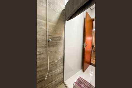 Casa à venda com 354m², 4 quartos e 4 vagas Casa à venda com 354m², 4 quartos e 4 vagasBanheiro 2