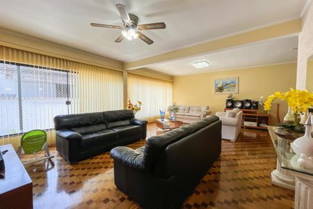 Casa à venda com 354m², 4 quartos e 4 vagas Casa à venda com 354m², 4 quartos e 4 vagasSala