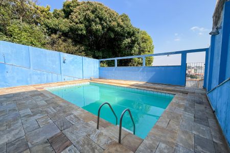 Casa à venda com 354m², 4 quartos e 4 vagas Casa à venda com 354m², 4 quartos e 4 vagasPiscina