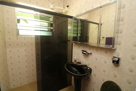 Casa à venda com 224m², 3 quartos e 4 vagasBanheiro