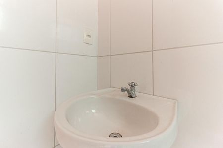 Banheiro de kitnet/studio para alugar com 1 quarto, 36m² em República, São Paulo