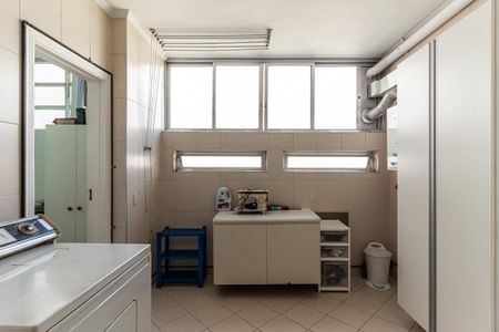 Apartamento à venda com 200m², 3 quartos e 1 vagaÁrea de Serviço