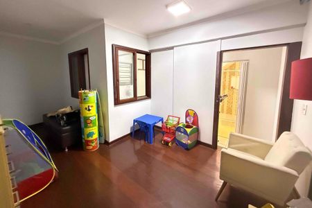 Casa à venda com 140m², 4 quartos e 2 vagas