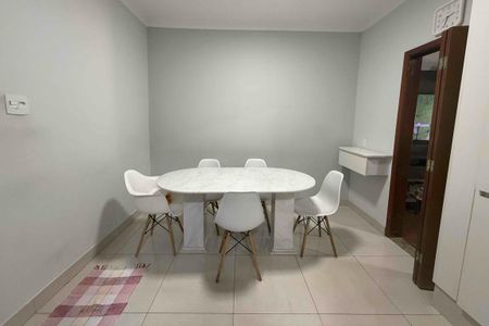 Casa à venda com 140m², 4 quartos e 2 vagas