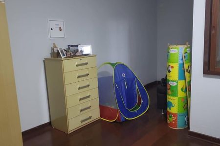 Casa à venda com 140m², 4 quartos e 2 vagas