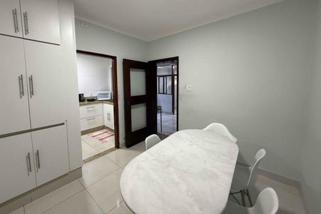 Casa à venda com 140m², 4 quartos e 2 vagas