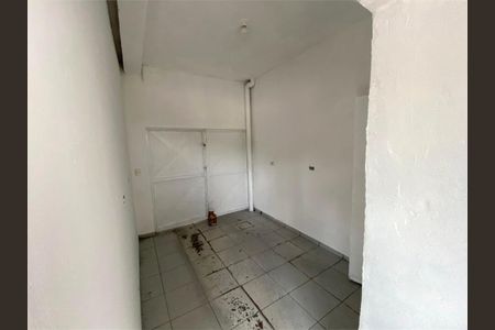 Casa à venda com 3 quartos, 322m² em Cidade Domitila, São Paulo