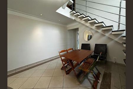 Casa à venda com 4 quartos, 220m² em Vila Tibagi, Guarulhos