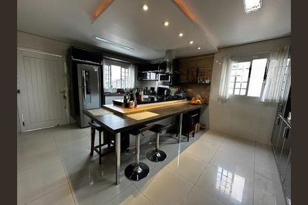 Casa à venda com 220m², 4 quartos e 4 vagas