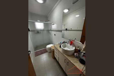 Casa à venda com 220m², 4 quartos e 4 vagas