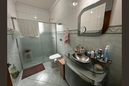 Casa à venda com 220m², 4 quartos e 4 vagas