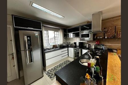 Casa à venda com 220m², 4 quartos e 4 vagas