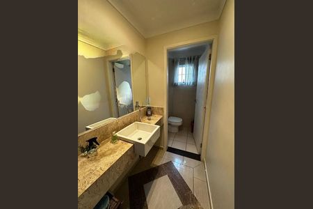 Casa à venda com 220m², 4 quartos e 4 vagas